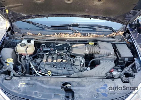 2020 Chrysler Voyager Lxi z USA, uszkodzony, nr VIN 2C4RC1DG6LR157067